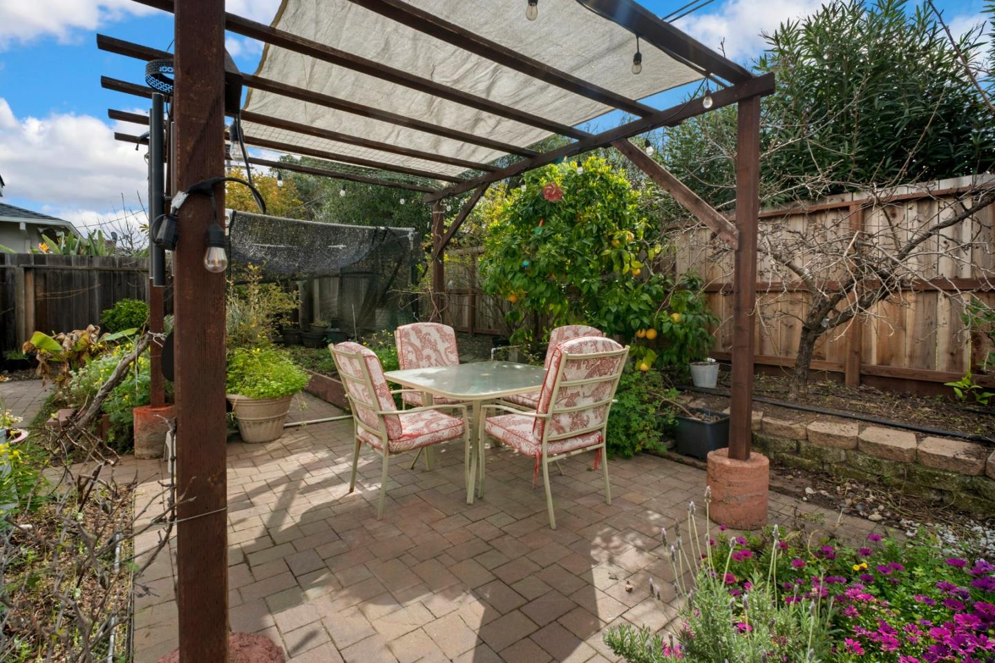 Detail Gallery Image 26 of 38 For 1666 Blossom Hill Rd, San Jose,  CA 95124 - 4 Beds | 2 Baths