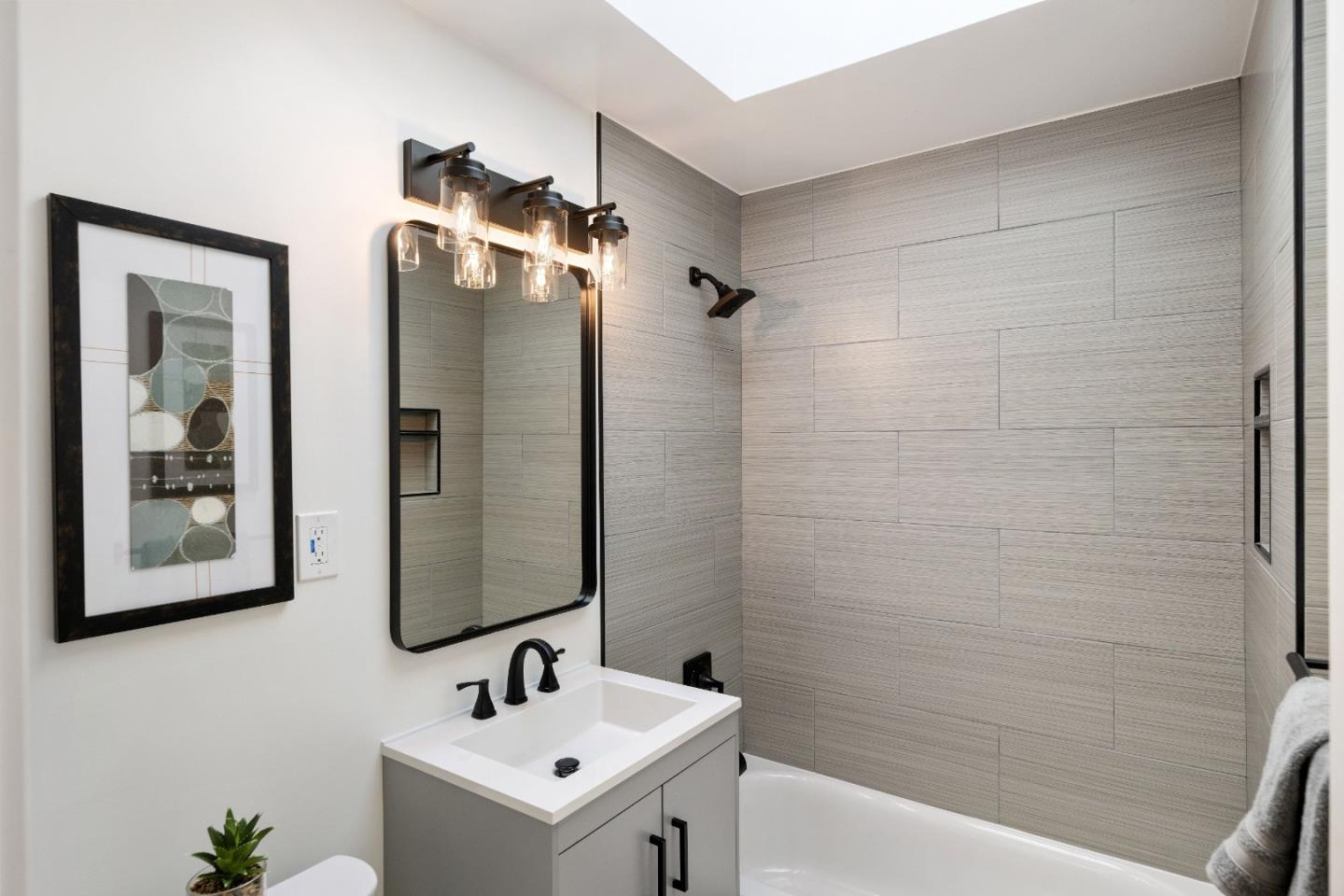 Detail Gallery Image 23 of 39 For 80 Vienna St, San Francisco,  CA 94112 - 2 Beds | 1 Baths