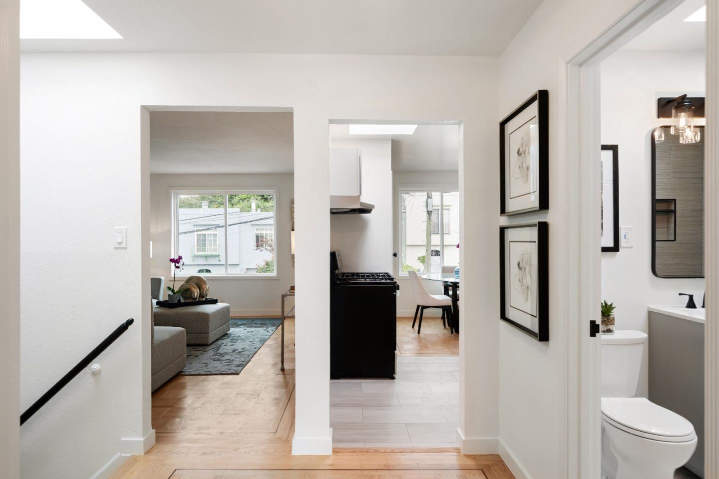 Detail Gallery Image 5 of 39 For 80 Vienna St, San Francisco,  CA 94112 - 2 Beds | 1 Baths