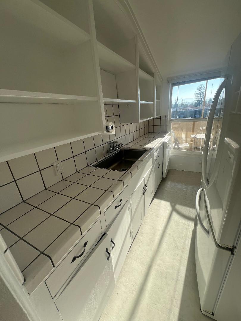 Detail Gallery Image 12 of 13 For 411 California Ave #A5,  Palo Alto,  CA 94306 - 1 Beds | 1 Baths