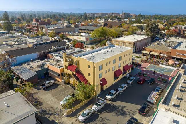 Detail Gallery Image 6 of 13 For 411 California Ave #A5,  Palo Alto,  CA 94306 - 1 Beds | 1 Baths