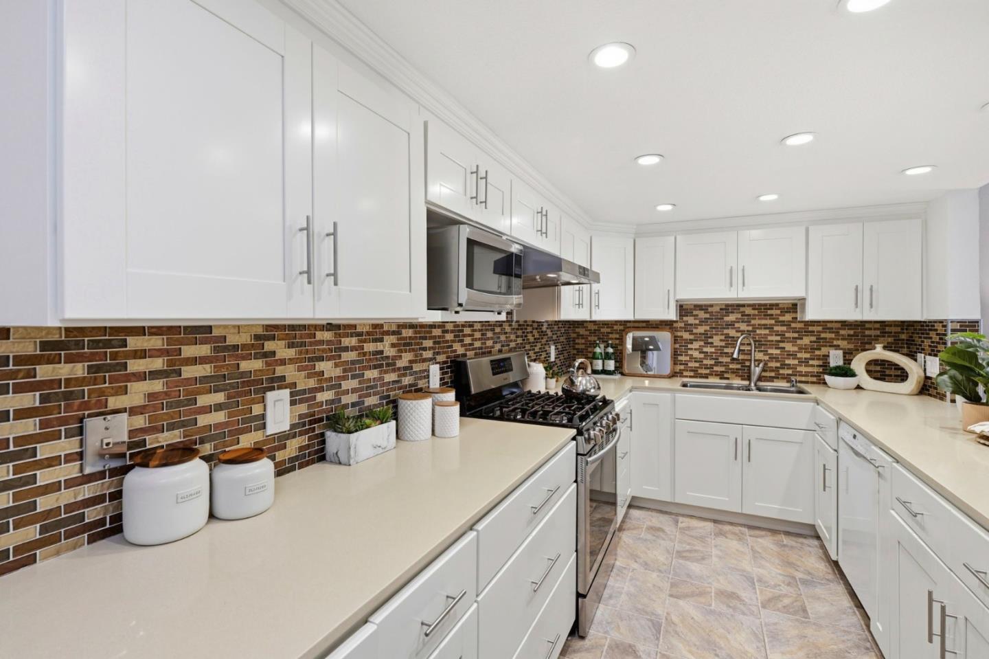 Photo #10: ML82037420 Listing: Photo #10