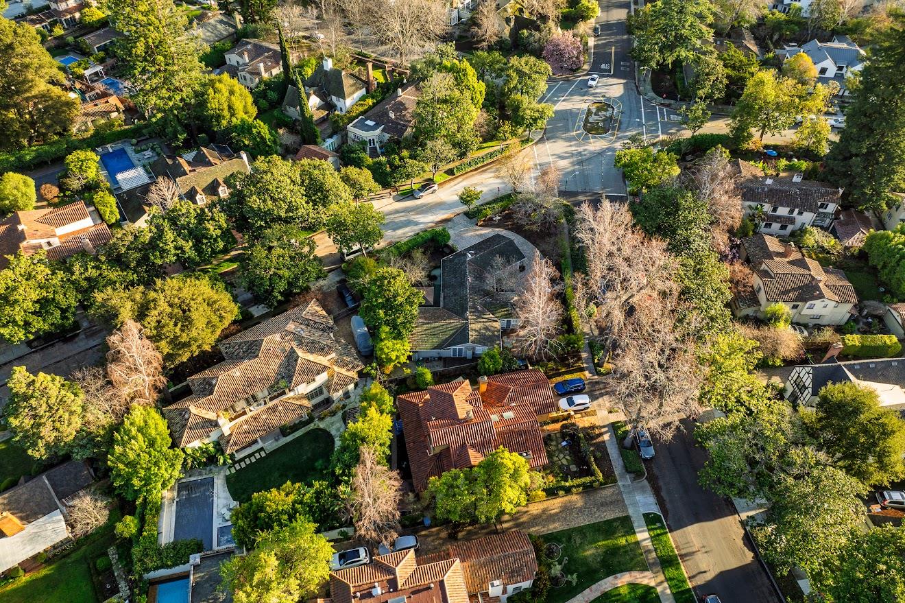 Detail Gallery Image 7 of 9 For 115 Southwood Dr, Palo Alto,  CA 94301 - 3 Beds | 2 Baths