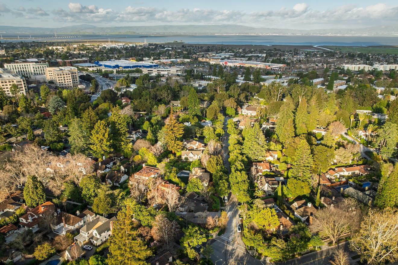 Detail Gallery Image 9 of 9 For 115 Southwood Dr, Palo Alto,  CA 94301 - 3 Beds | 2 Baths