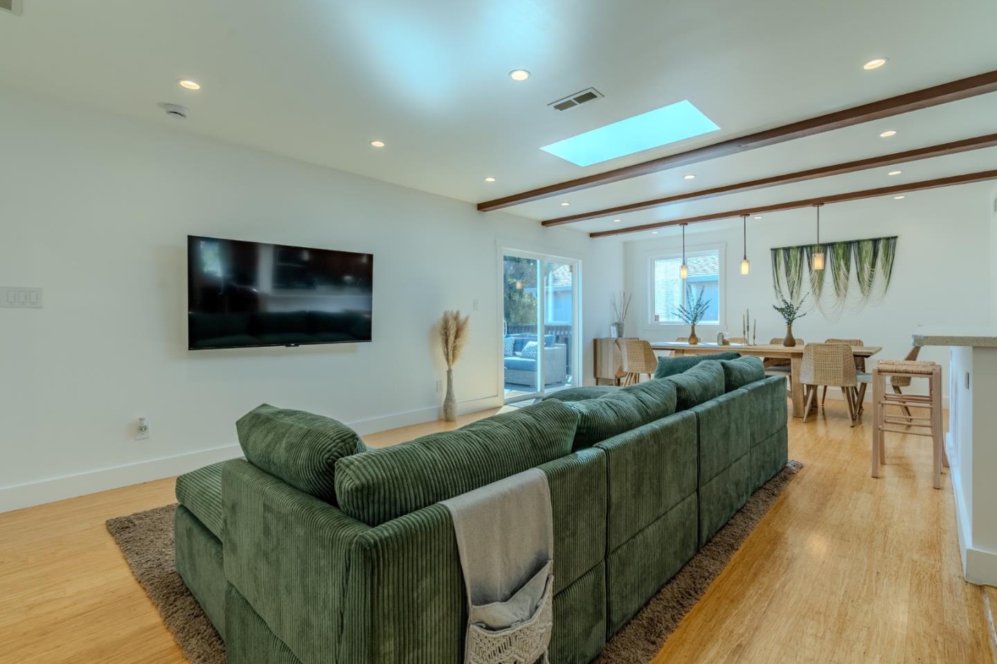 Detail Gallery Image 14 of 34 For 608 7th Ave, San Bruno,  CA 94066 - 4 Beds | 2 Baths