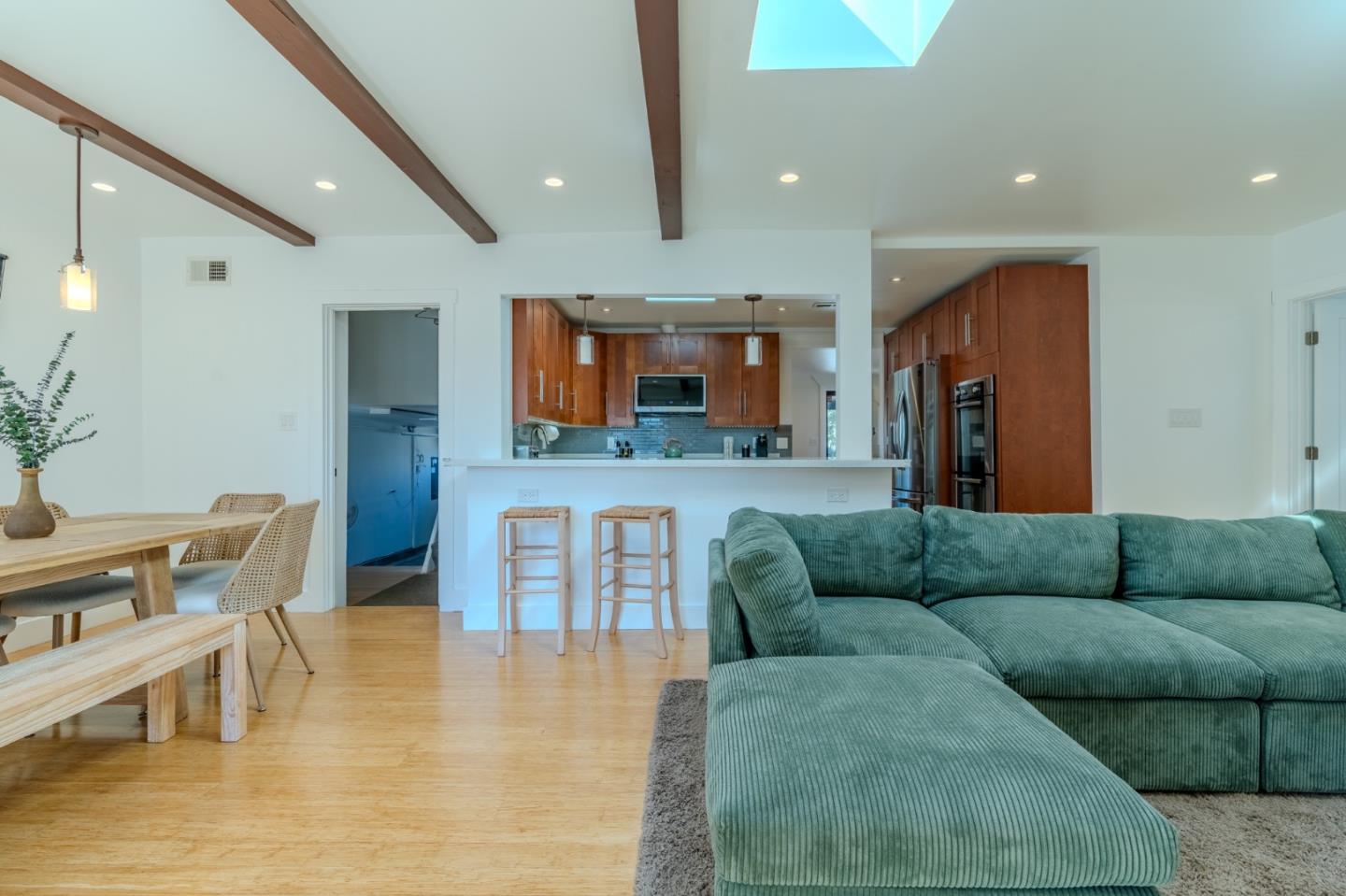 Detail Gallery Image 15 of 34 For 608 7th Ave, San Bruno,  CA 94066 - 4 Beds | 2 Baths