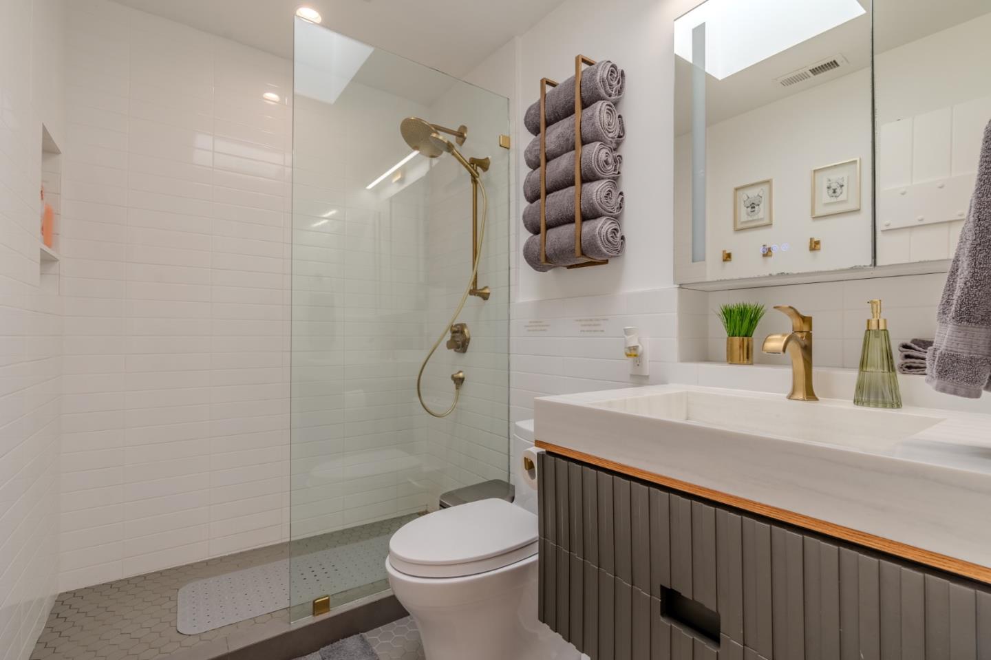 Detail Gallery Image 27 of 34 For 608 7th Ave, San Bruno,  CA 94066 - 4 Beds | 2 Baths