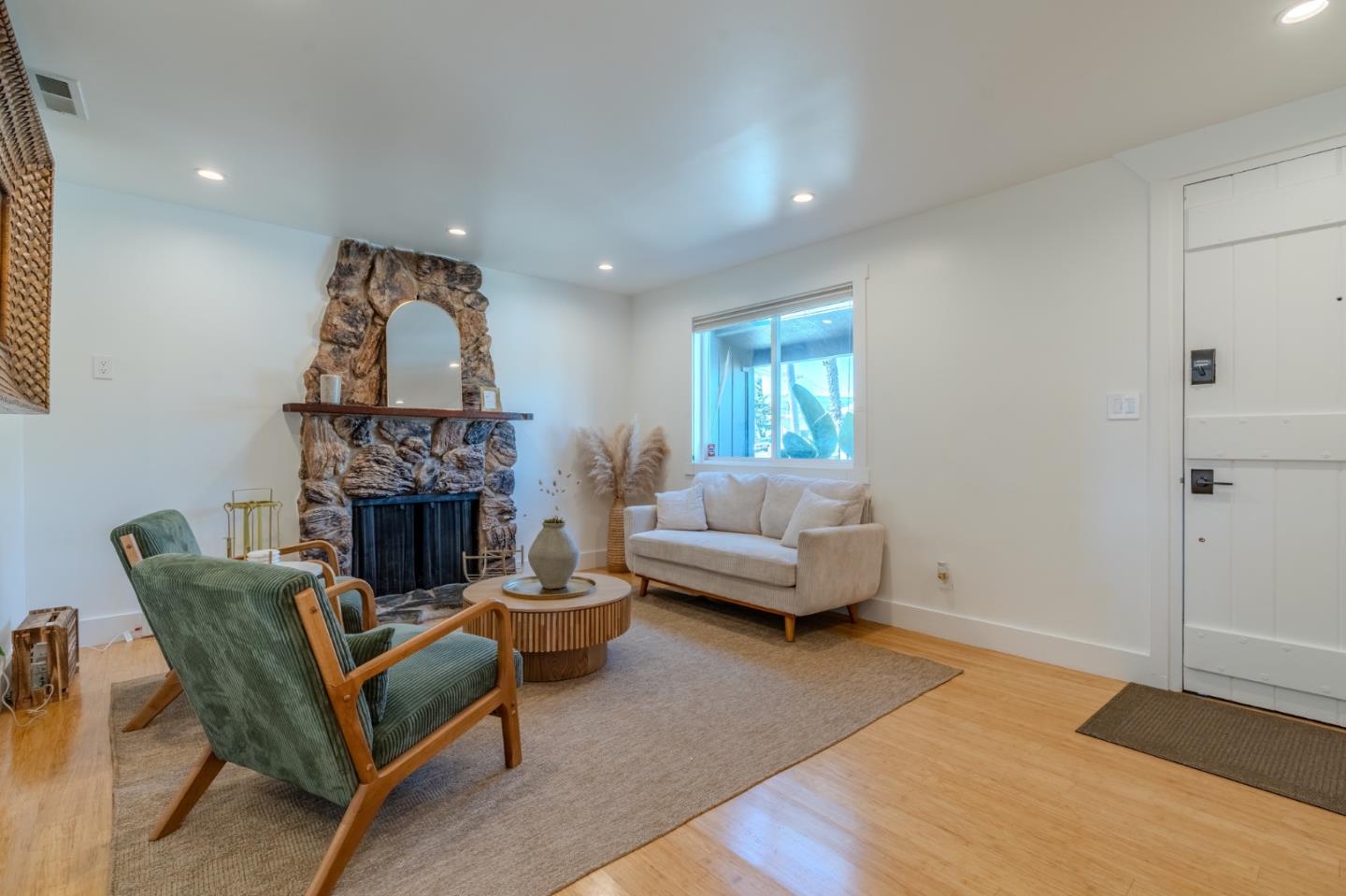 Detail Gallery Image 6 of 34 For 608 7th Ave, San Bruno,  CA 94066 - 4 Beds | 2 Baths