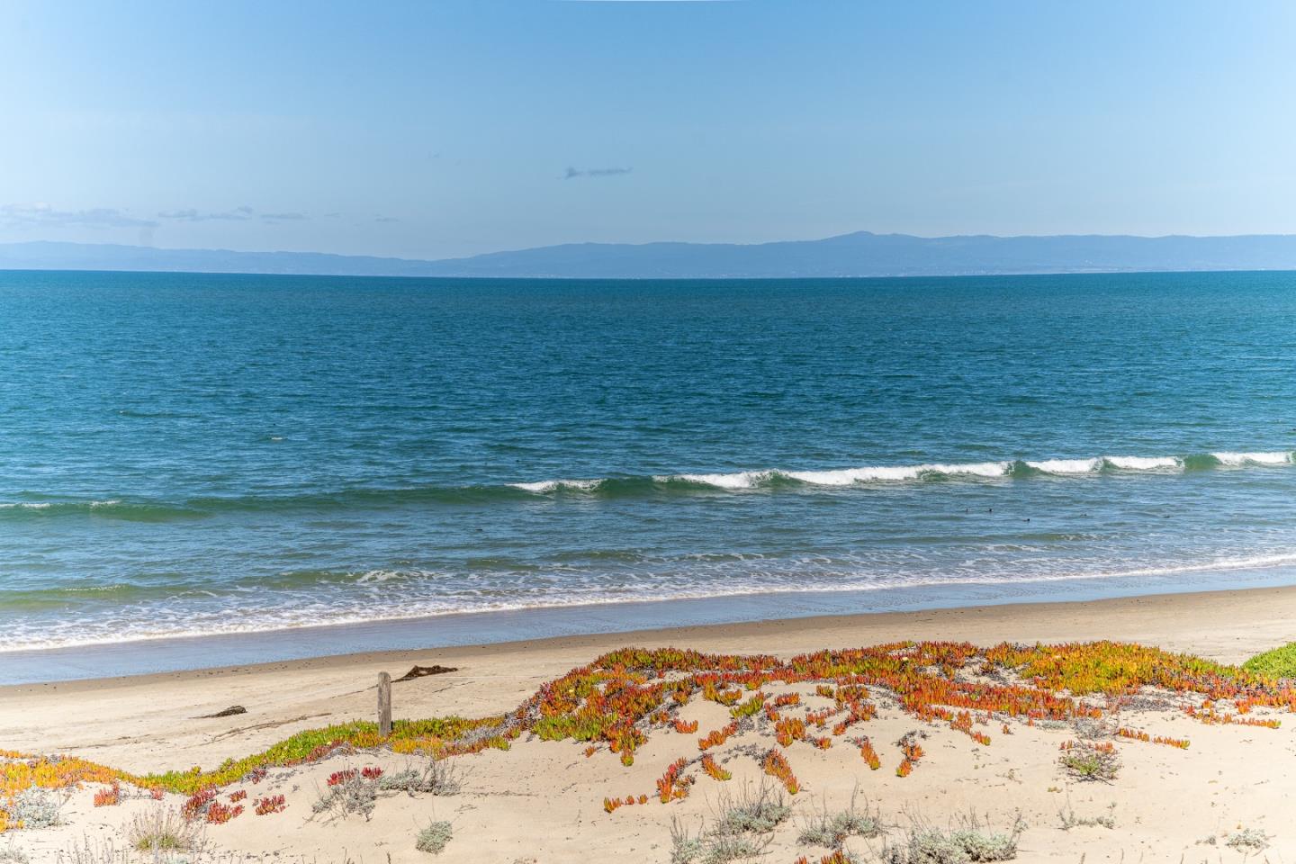 Detail Gallery Image 4 of 14 For 22 Spray Ave, Monterey,  CA 93940 - – Beds | – Baths