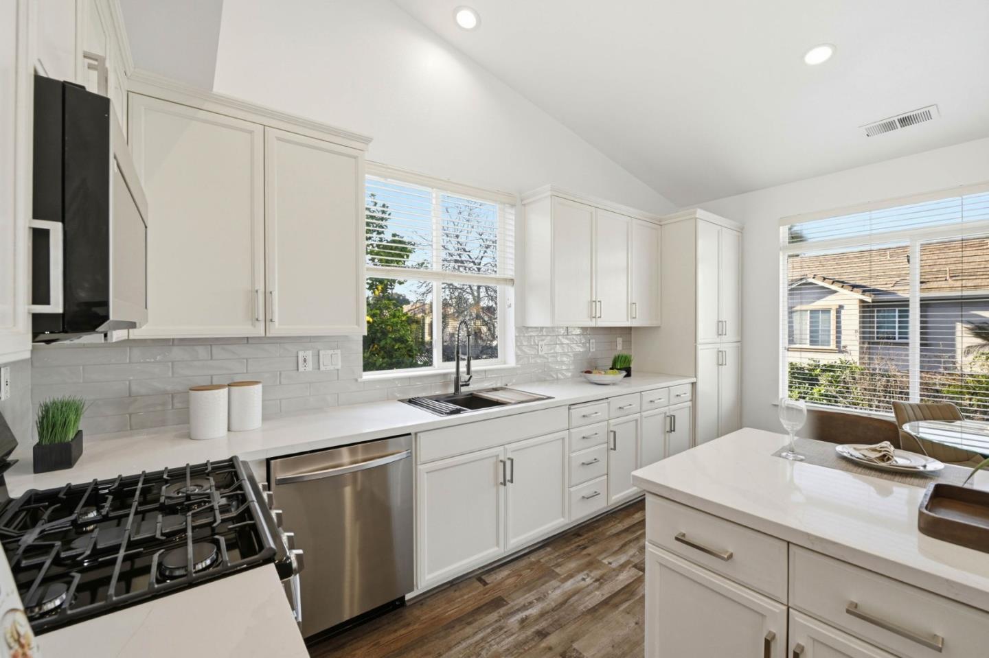 Detail Gallery Image 19 of 62 For 2177 Ceynowa Ln, San Jose,  CA 95121 - 4 Beds | 2/1 Baths