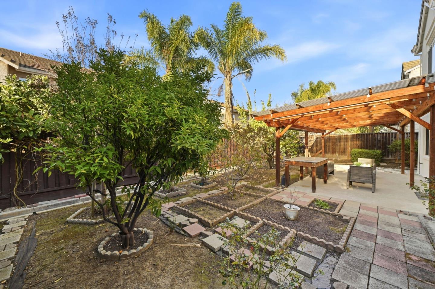 Detail Gallery Image 43 of 62 For 2177 Ceynowa Ln, San Jose,  CA 95121 - 4 Beds | 2/1 Baths