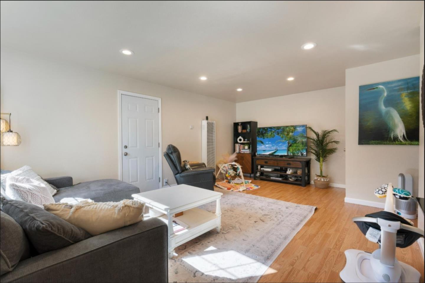 Detail Gallery Image 19 of 31 For 2241 Lindaire Ave, San Jose,  CA 95128 - 5 Beds | 3 Baths