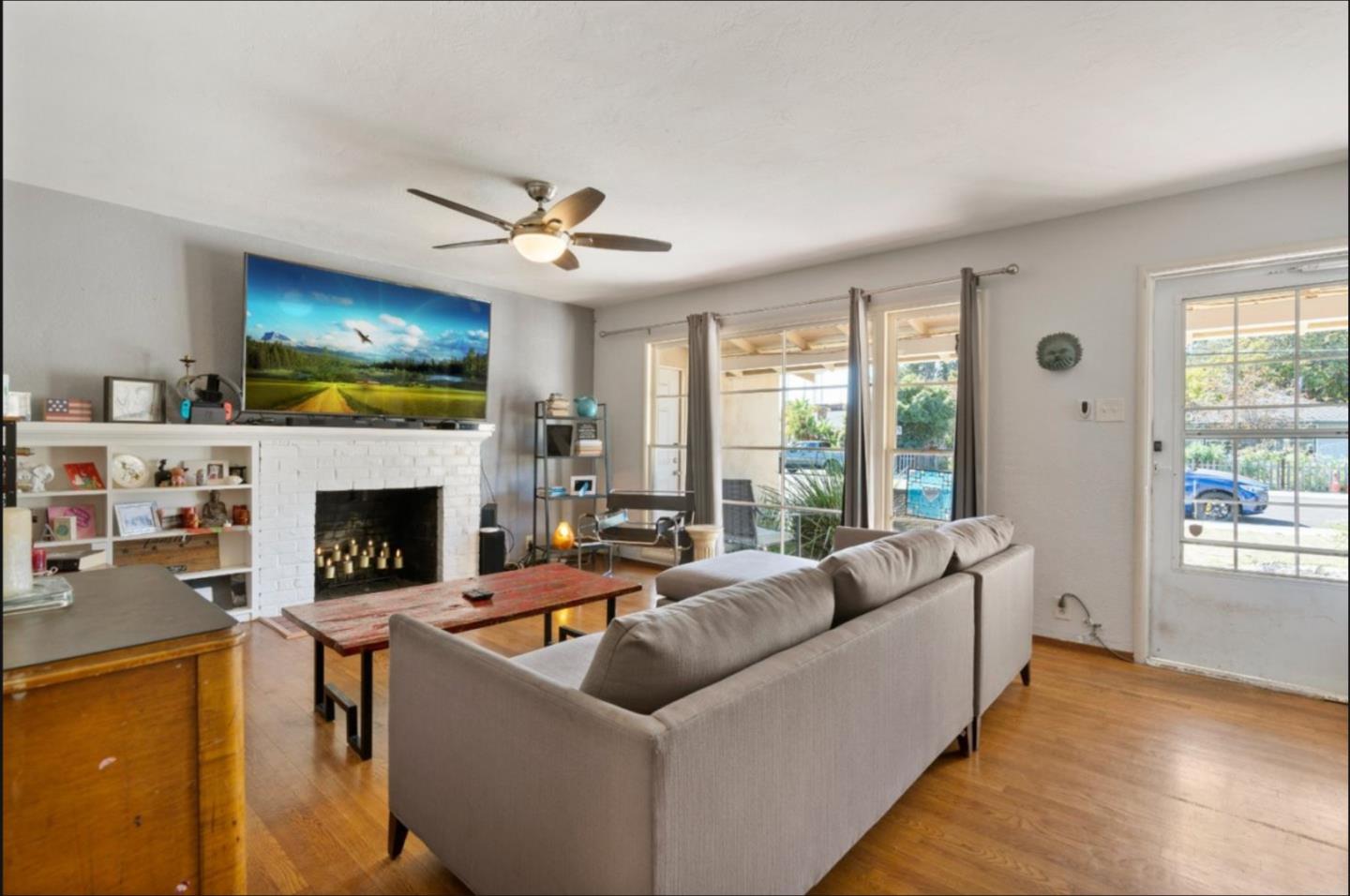 Detail Gallery Image 2 of 31 For 2241 Lindaire Ave, San Jose,  CA 95128 - 5 Beds | 3 Baths