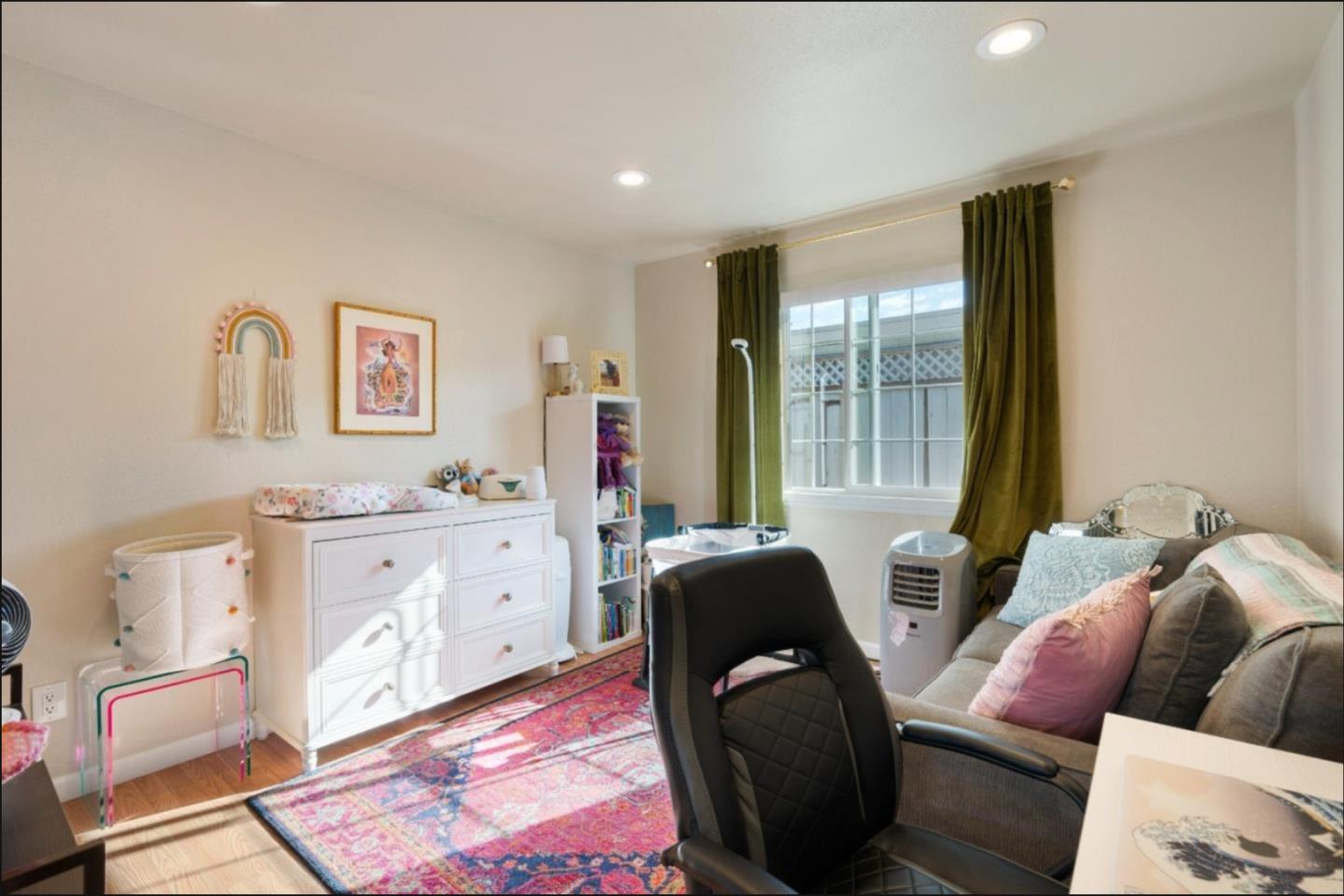 Detail Gallery Image 26 of 31 For 2241 Lindaire Ave, San Jose,  CA 95128 - 5 Beds | 3 Baths