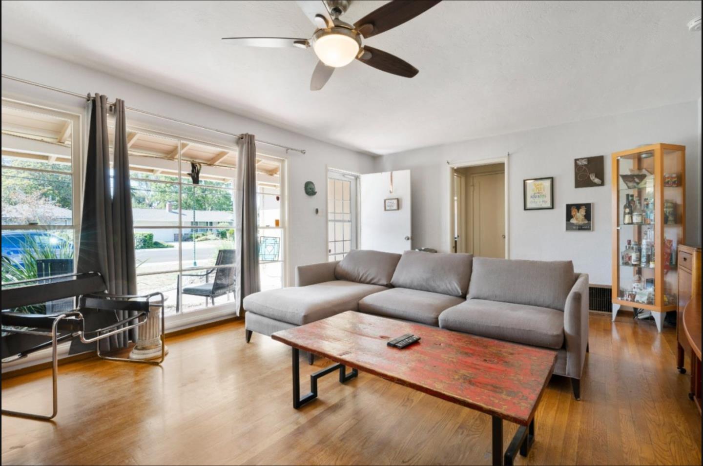 Detail Gallery Image 3 of 31 For 2241 Lindaire Ave, San Jose,  CA 95128 - 5 Beds | 3 Baths