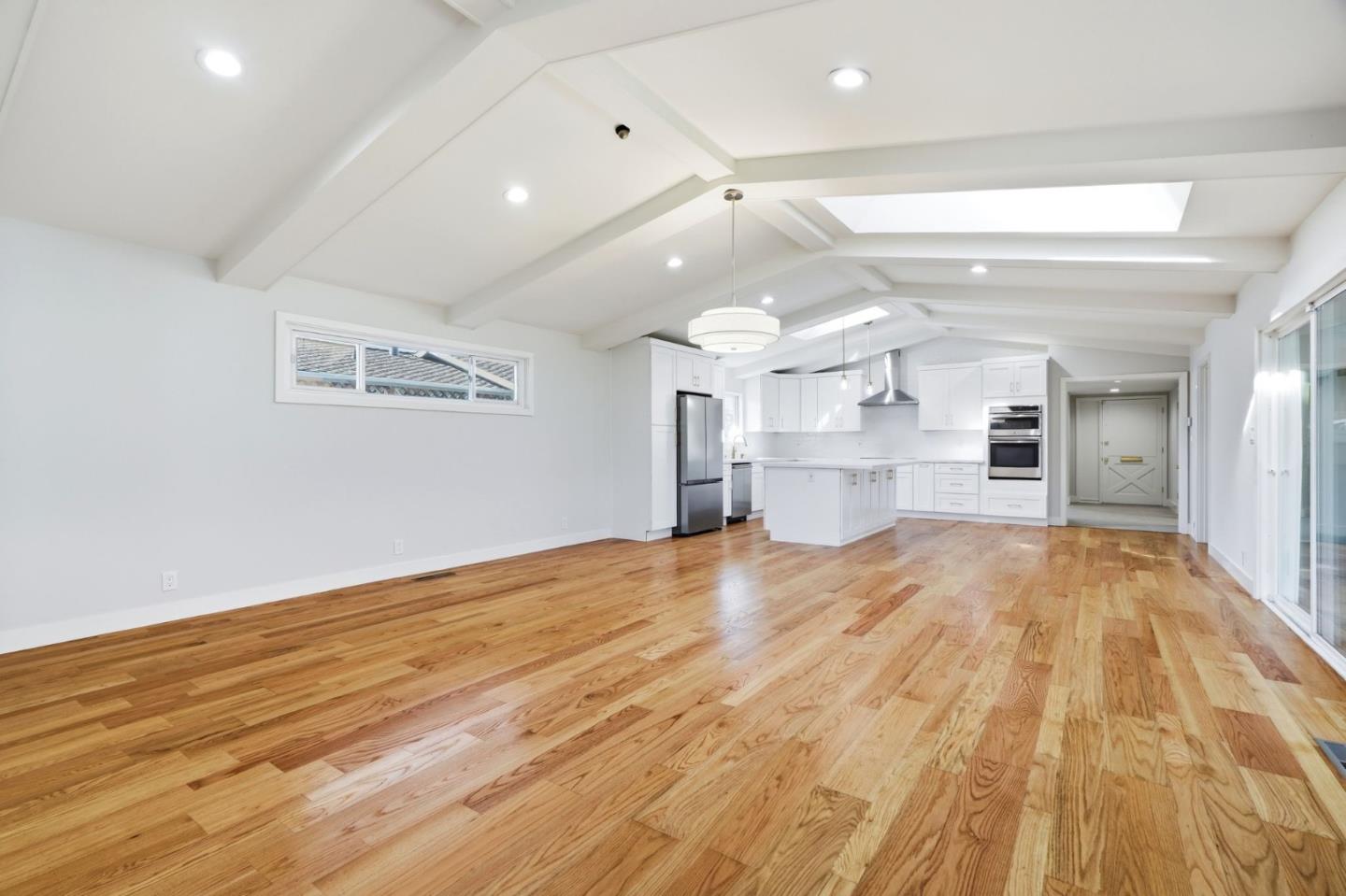 Detail Gallery Image 13 of 38 For 3308 Oxford Ln, San Jose,  CA 95117 - 4 Beds | 2/1 Baths