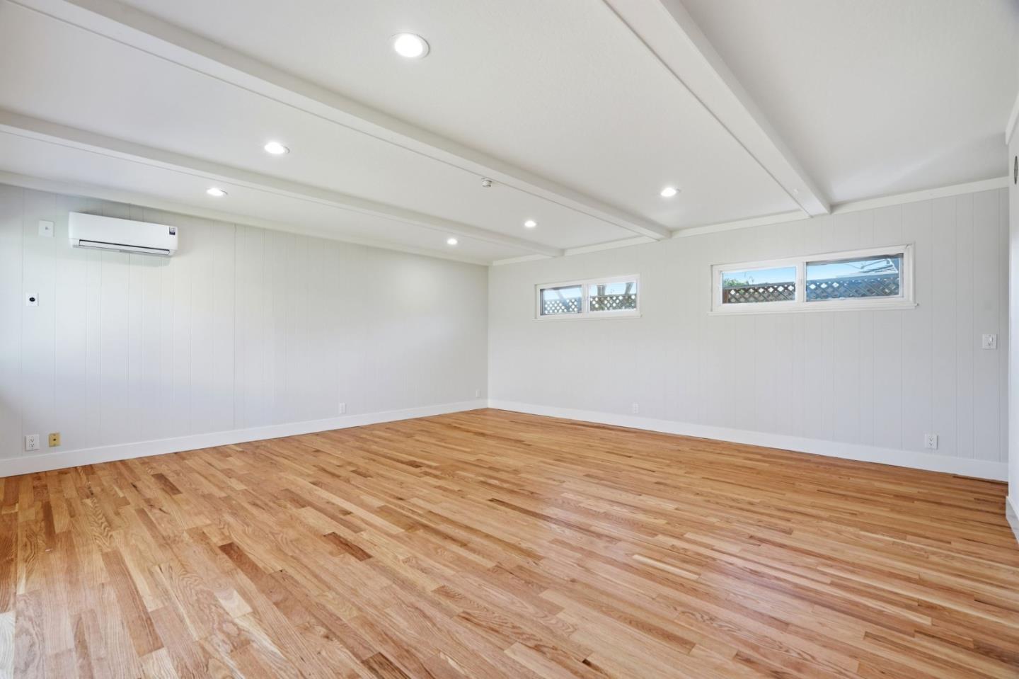 Detail Gallery Image 16 of 38 For 3308 Oxford Ln, San Jose,  CA 95117 - 4 Beds | 2/1 Baths