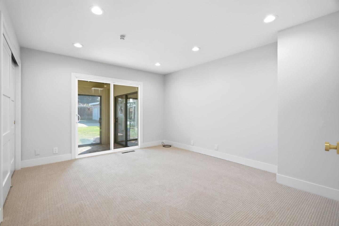 Detail Gallery Image 20 of 38 For 3308 Oxford Ln, San Jose,  CA 95117 - 4 Beds | 2/1 Baths