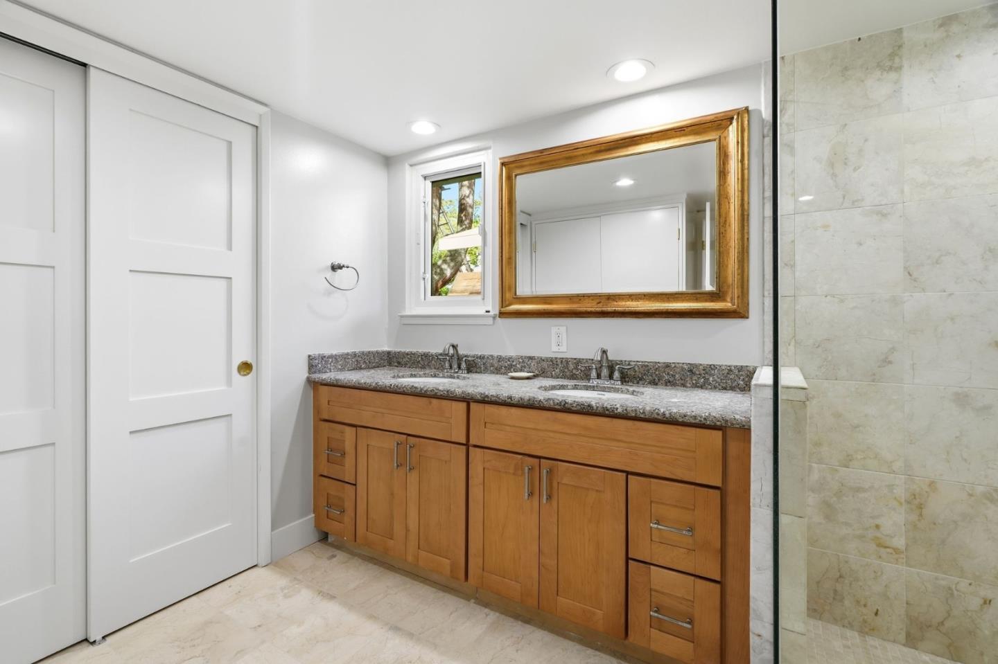 Detail Gallery Image 22 of 38 For 3308 Oxford Ln, San Jose,  CA 95117 - 4 Beds | 2/1 Baths