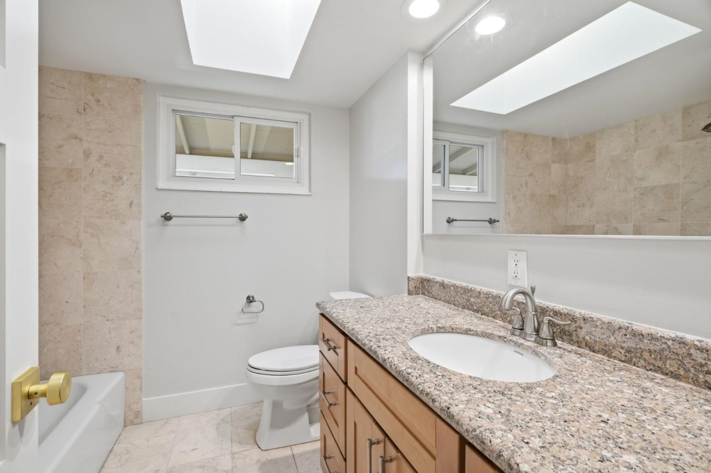 Detail Gallery Image 28 of 38 For 3308 Oxford Ln, San Jose,  CA 95117 - 4 Beds | 2/1 Baths