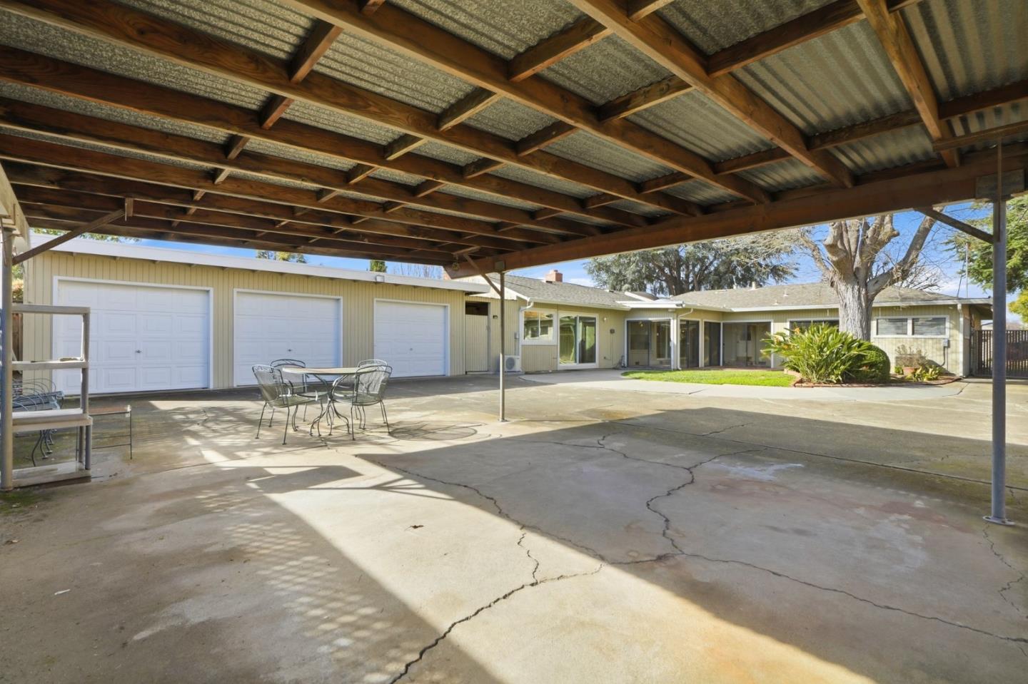 Detail Gallery Image 34 of 38 For 3308 Oxford Ln, San Jose,  CA 95117 - 4 Beds | 2/1 Baths