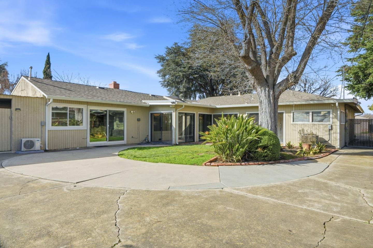 Detail Gallery Image 35 of 38 For 3308 Oxford Ln, San Jose,  CA 95117 - 4 Beds | 2/1 Baths