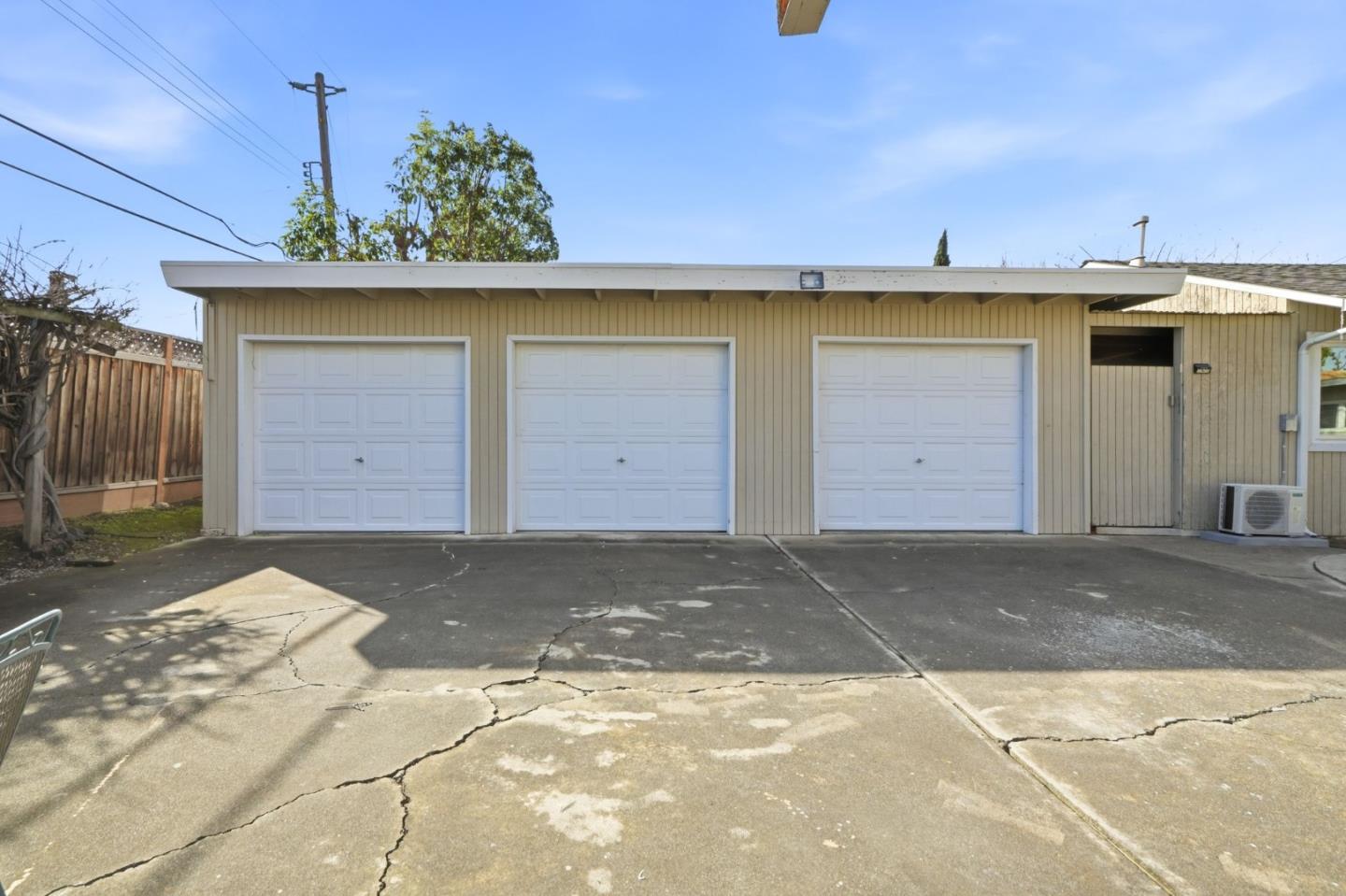 Detail Gallery Image 36 of 38 For 3308 Oxford Ln, San Jose,  CA 95117 - 4 Beds | 2/1 Baths