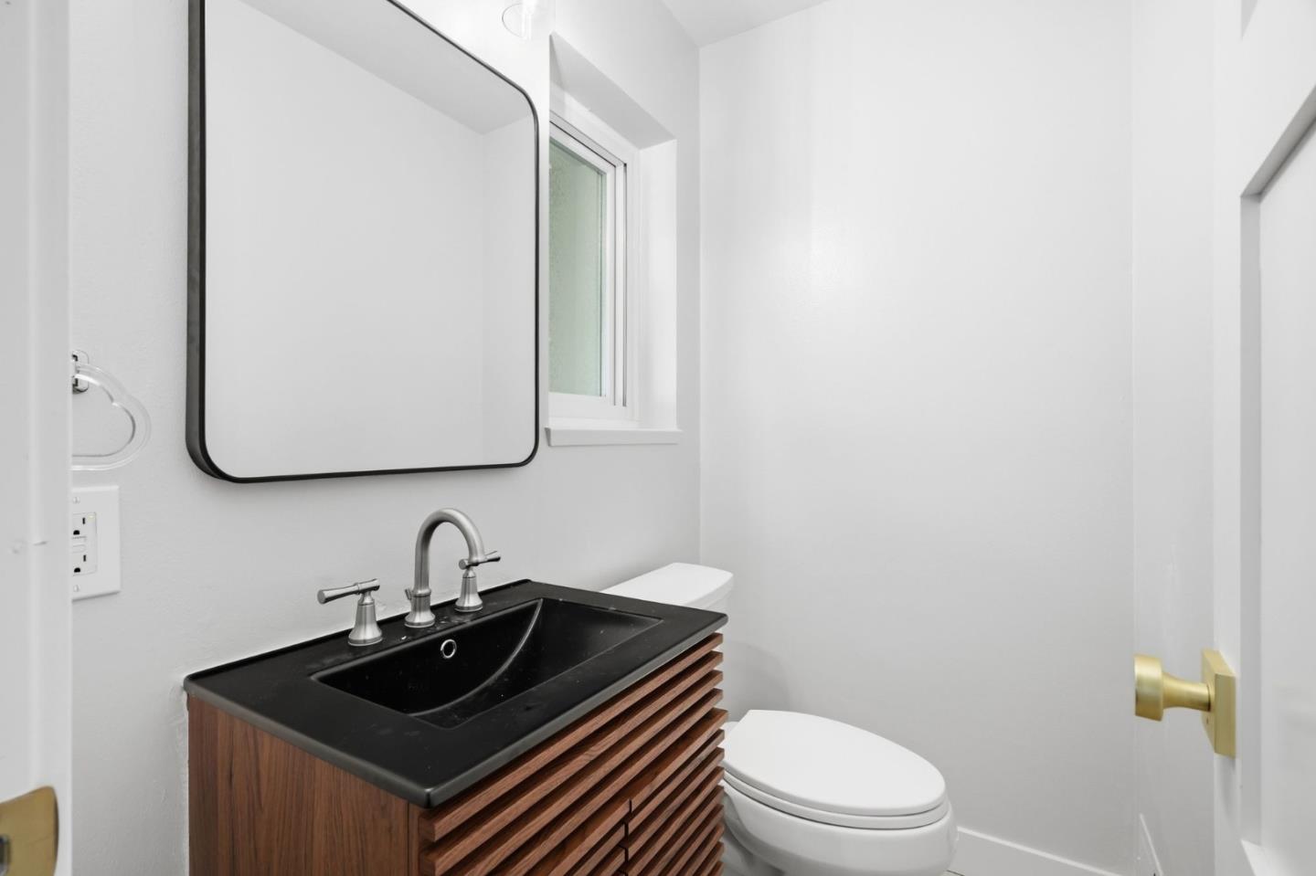 Detail Gallery Image 37 of 38 For 3308 Oxford Ln, San Jose,  CA 95117 - 4 Beds | 2/1 Baths