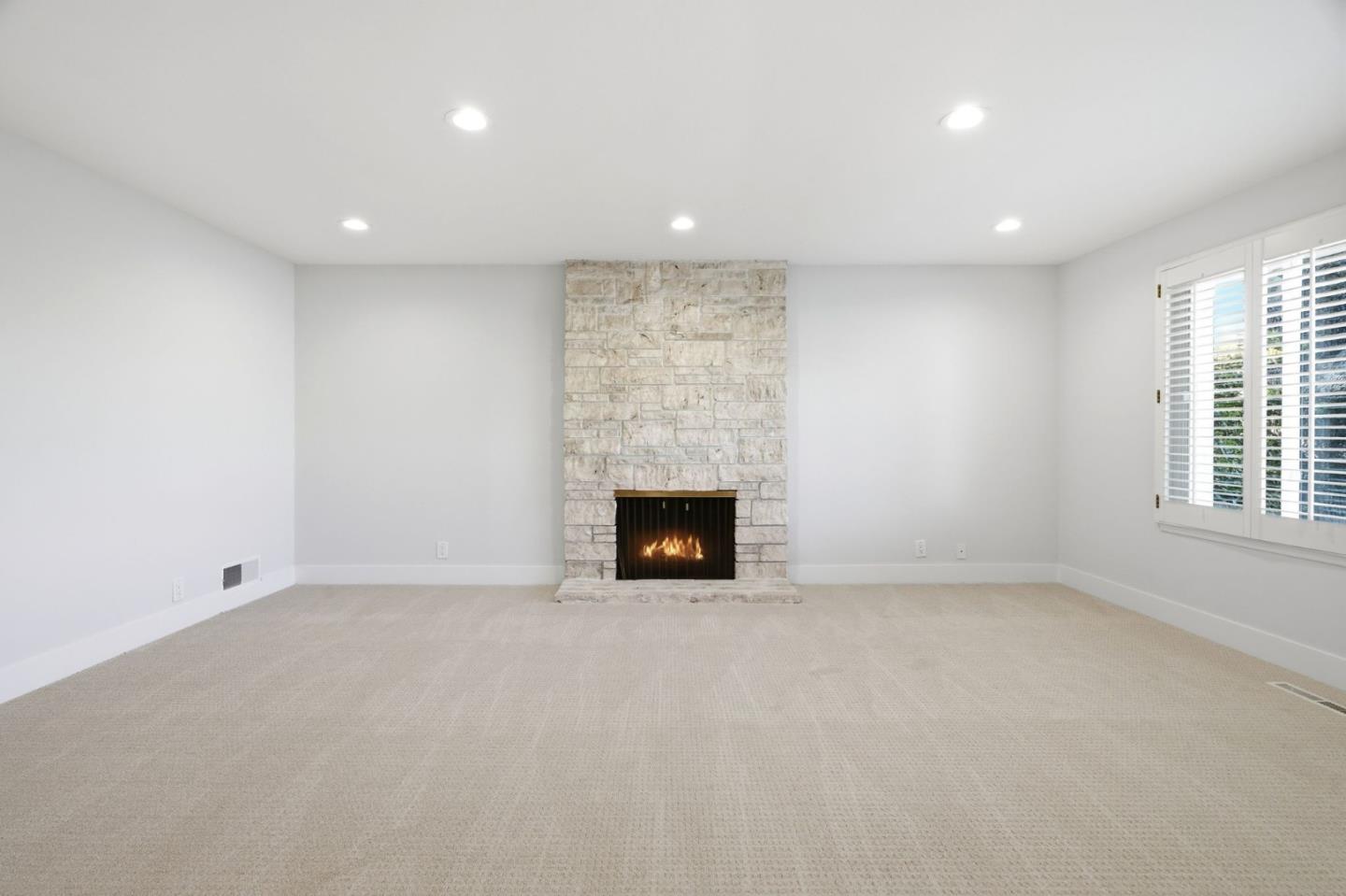 Detail Gallery Image 5 of 38 For 3308 Oxford Ln, San Jose,  CA 95117 - 4 Beds | 2/1 Baths