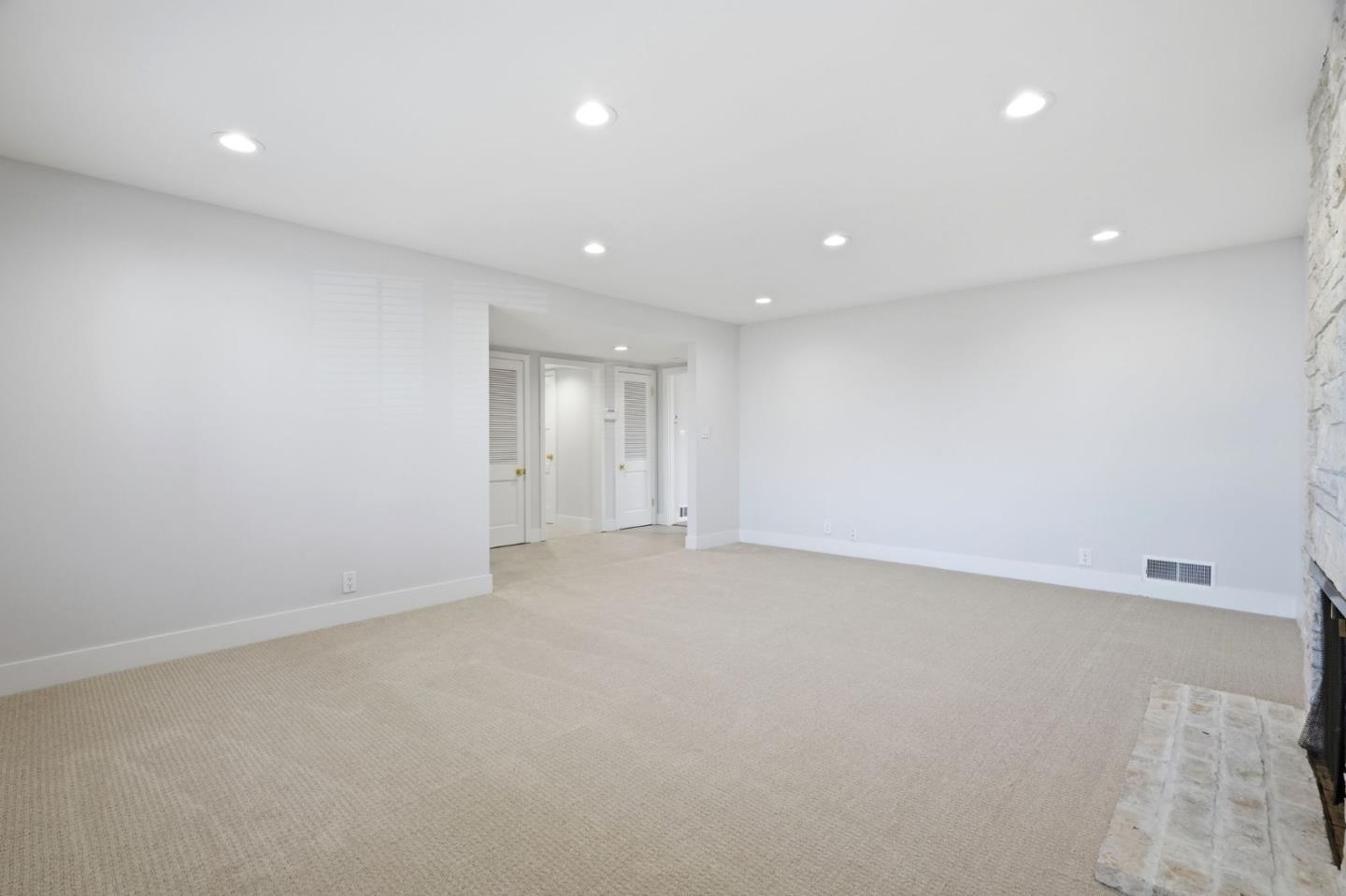 Detail Gallery Image 7 of 38 For 3308 Oxford Ln, San Jose,  CA 95117 - 4 Beds | 2/1 Baths