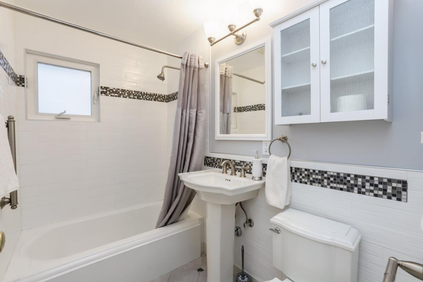 Detail Gallery Image 31 of 61 For 3790 Blossomview Dr, San Jose,  CA 95118 - 3 Beds | 2 Baths