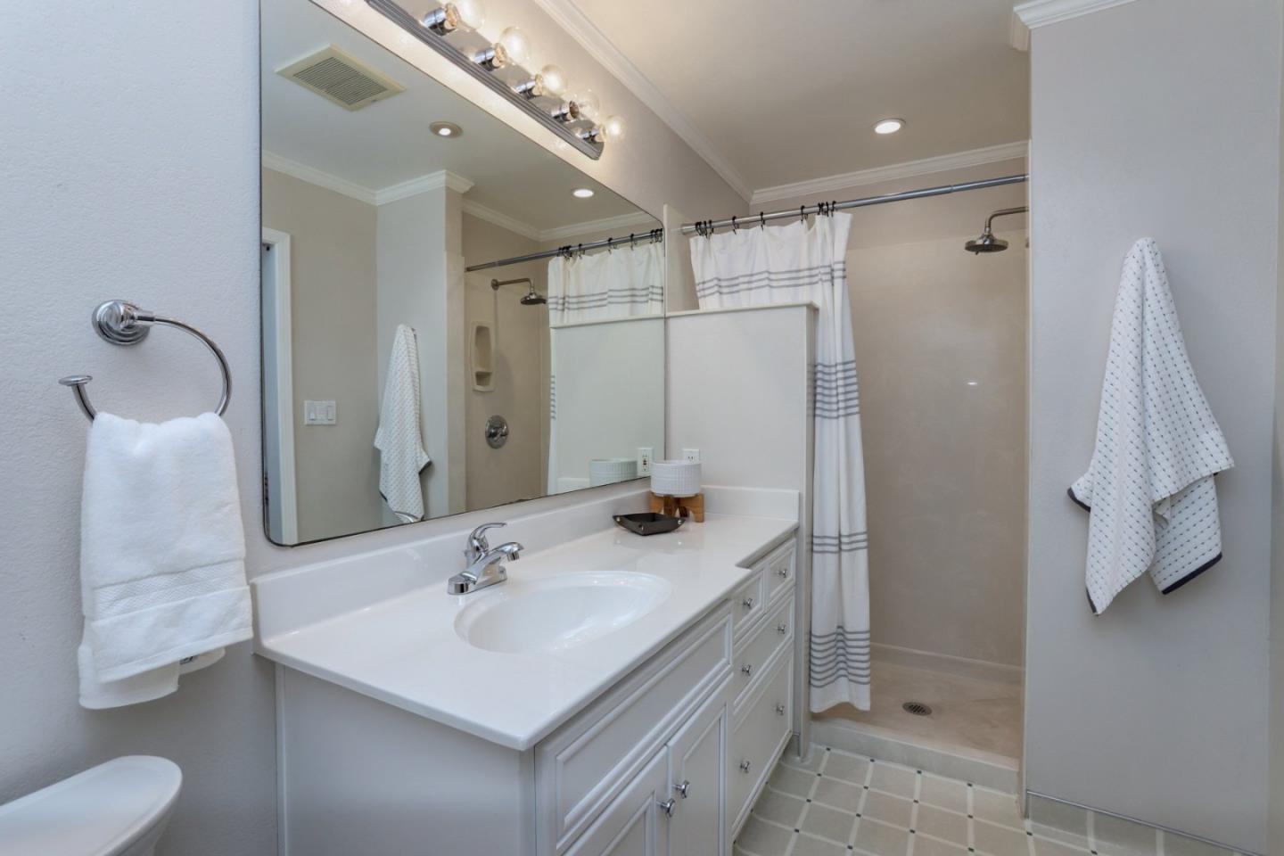 Detail Gallery Image 38 of 61 For 3790 Blossomview Dr, San Jose,  CA 95118 - 3 Beds | 2 Baths