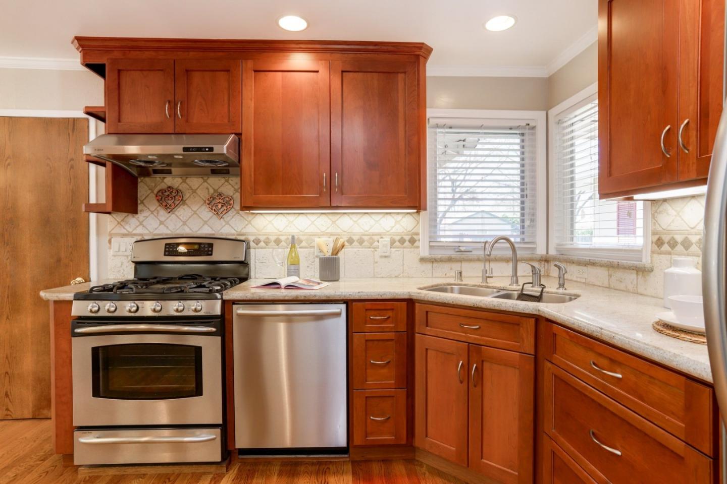 Detail Gallery Image 5 of 61 For 3790 Blossomview Dr, San Jose,  CA 95118 - 3 Beds | 2 Baths