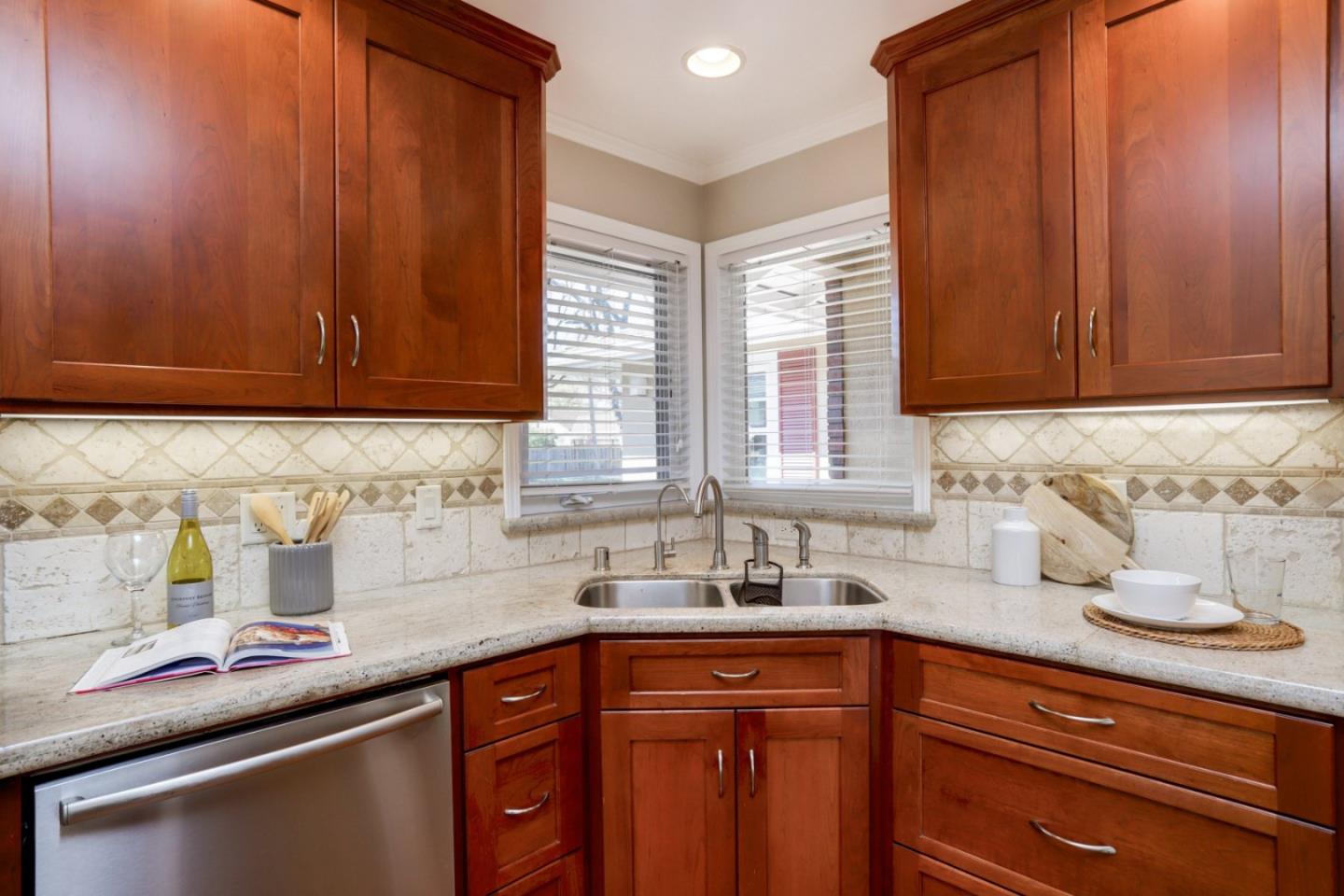 Detail Gallery Image 6 of 61 For 3790 Blossomview Dr, San Jose,  CA 95118 - 3 Beds | 2 Baths