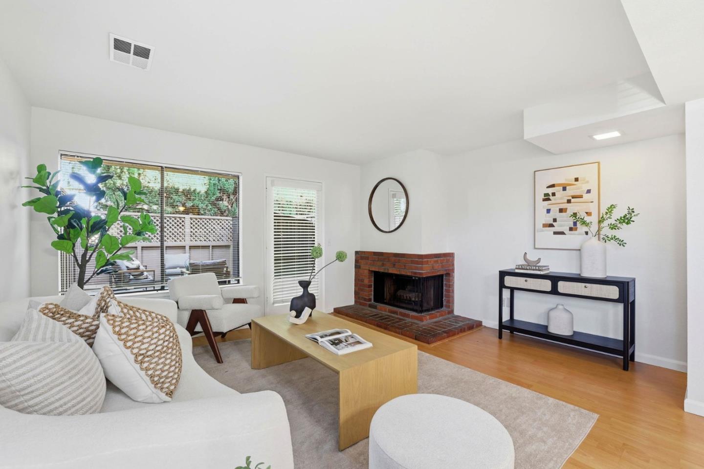 Detail Gallery Image 4 of 45 For 2040 Main St #135,  Santa Clara,  CA 95050 - 2 Beds | 2/1 Baths