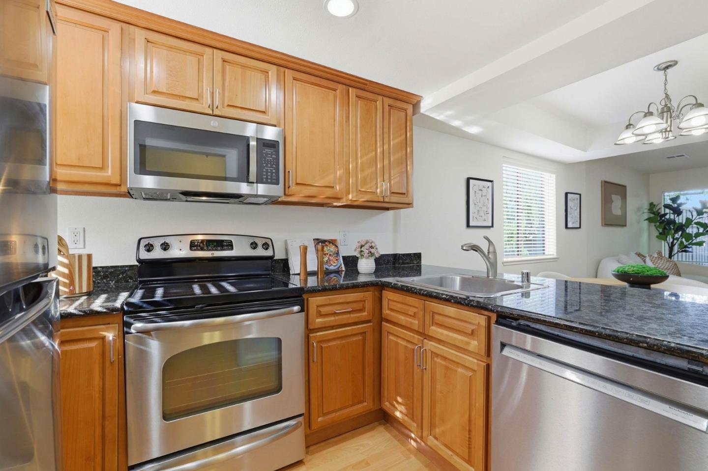 Detail Gallery Image 6 of 45 For 2040 Main St #135,  Santa Clara,  CA 95050 - 2 Beds | 2/1 Baths