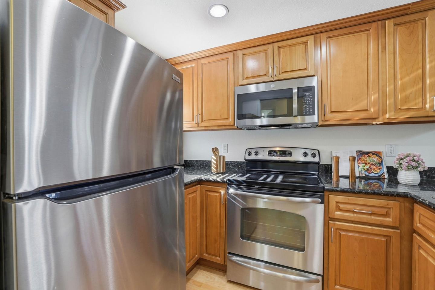 Detail Gallery Image 7 of 45 For 2040 Main St #135,  Santa Clara,  CA 95050 - 2 Beds | 2/1 Baths