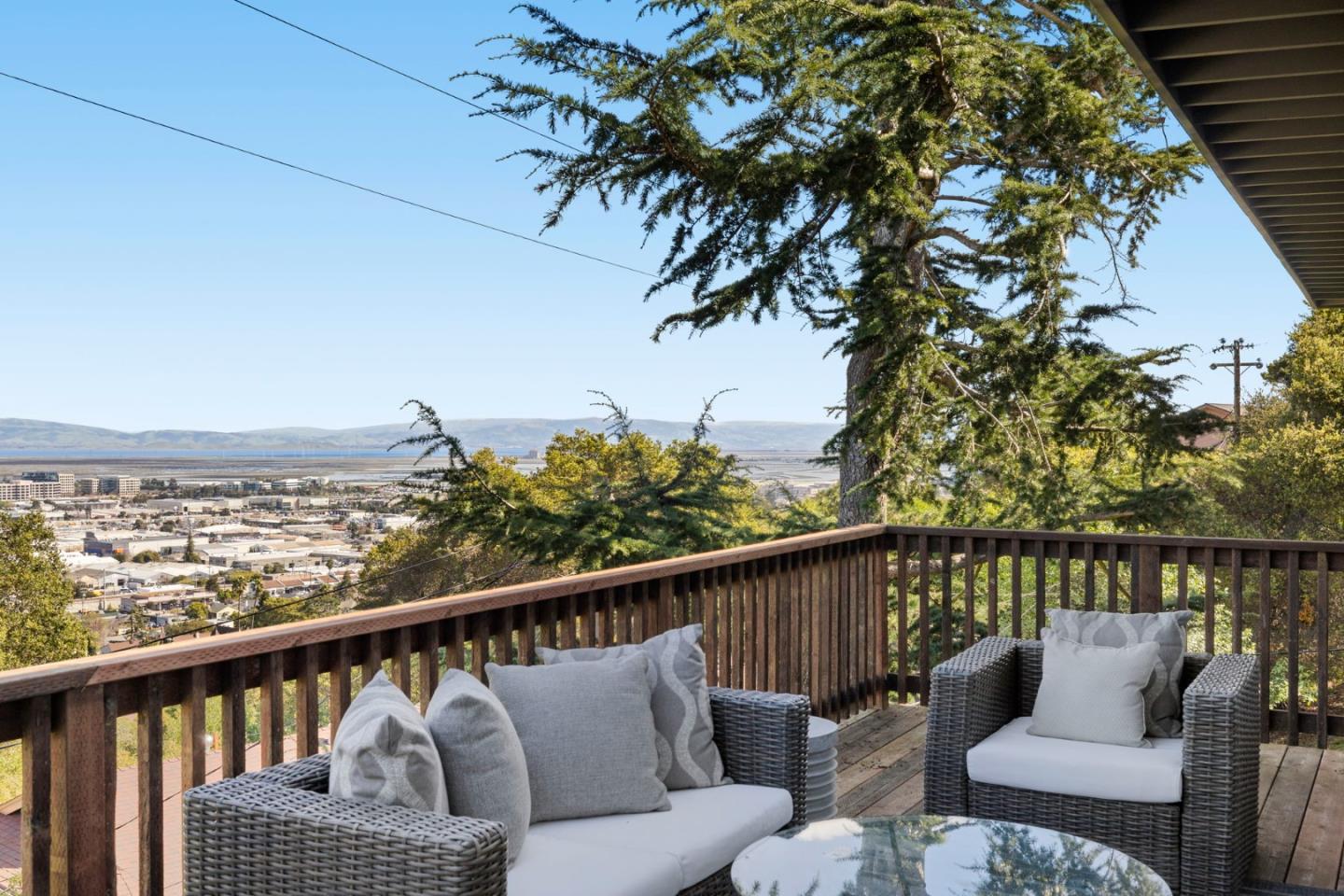 Detail Gallery Image 15 of 44 For 1243 Talbryn Dr, Belmont,  CA 94002 - 3 Beds | 2 Baths