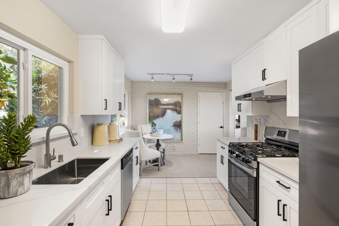 Detail Gallery Image 21 of 44 For 1243 Talbryn Dr, Belmont,  CA 94002 - 3 Beds | 2 Baths