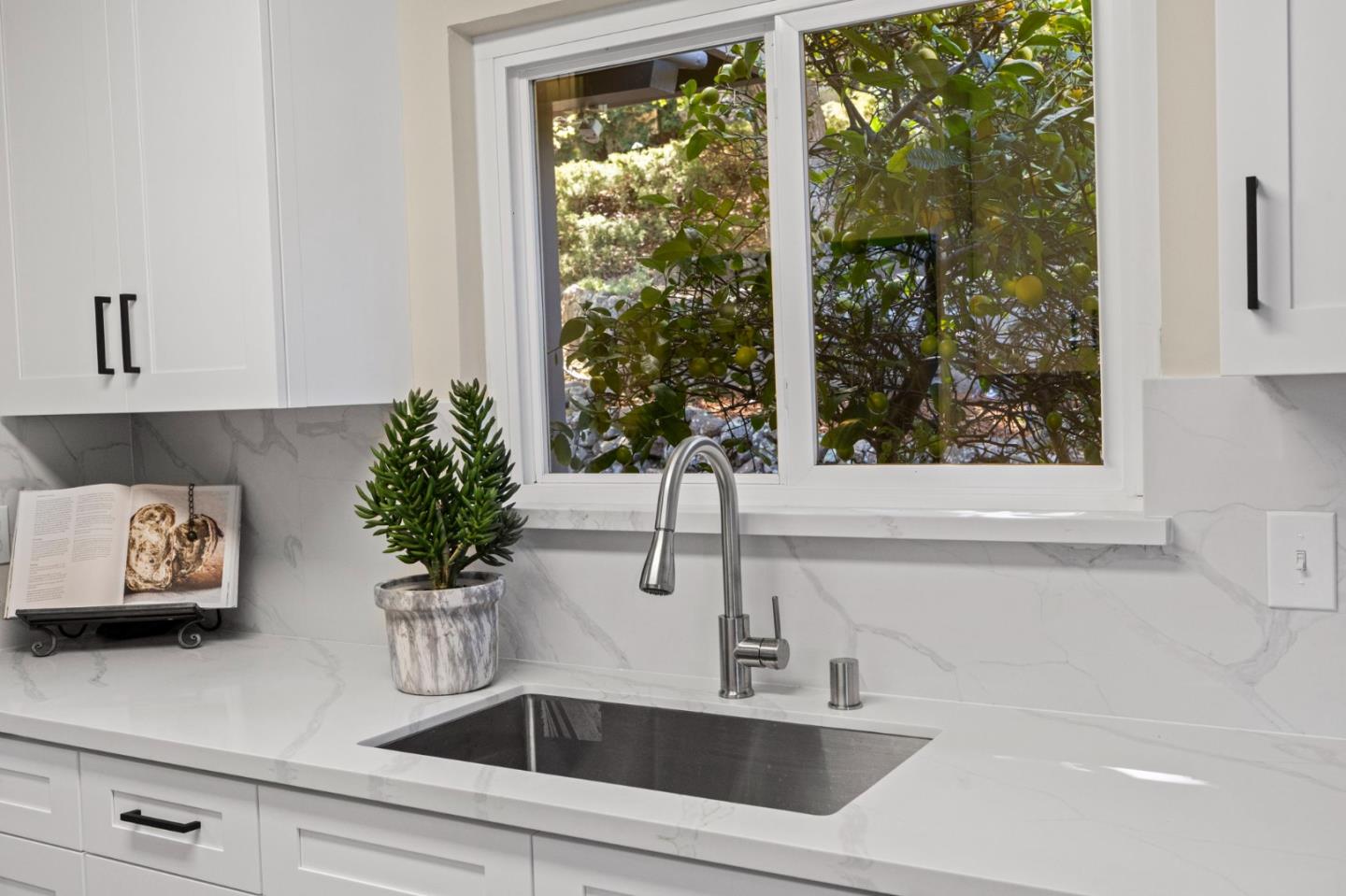 Detail Gallery Image 22 of 44 For 1243 Talbryn Dr, Belmont,  CA 94002 - 3 Beds | 2 Baths