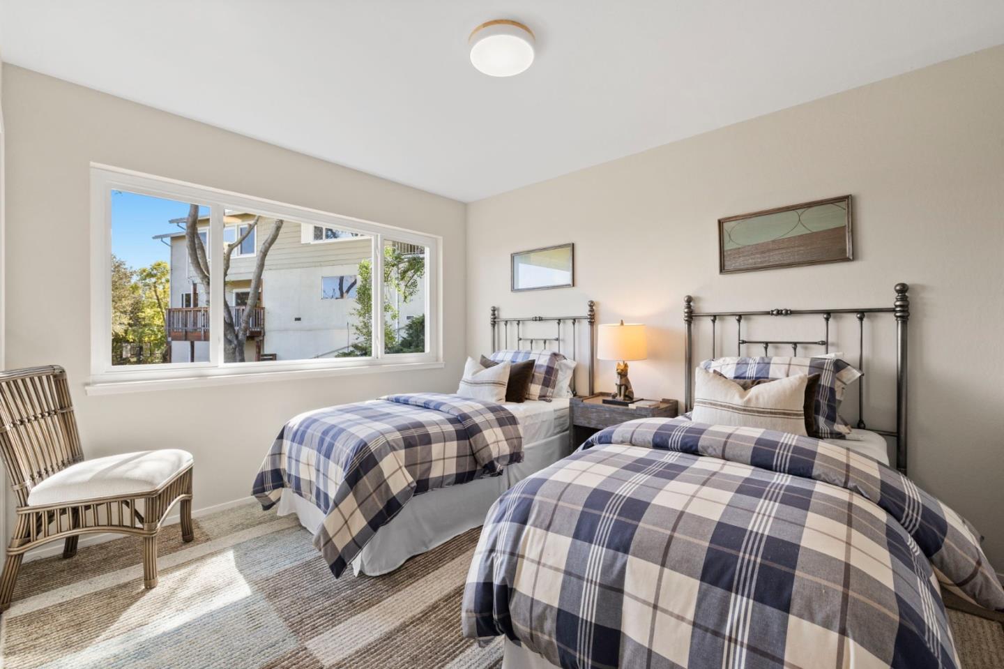 Detail Gallery Image 33 of 44 For 1243 Talbryn Dr, Belmont,  CA 94002 - 3 Beds | 2 Baths