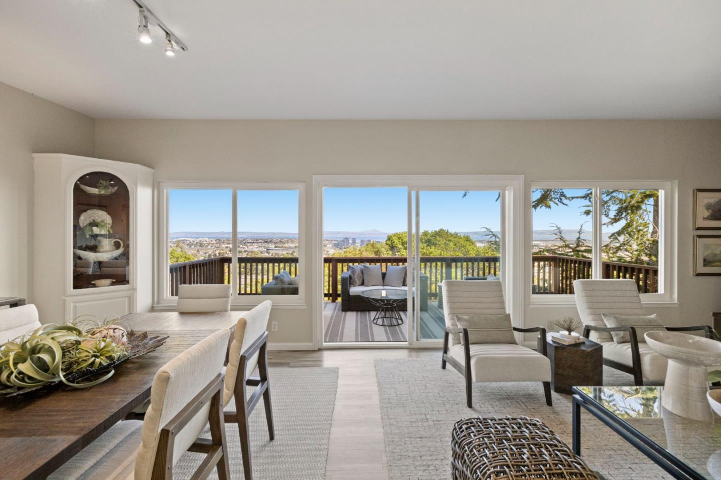 Detail Gallery Image 8 of 44 For 1243 Talbryn Dr, Belmont,  CA 94002 - 3 Beds | 2 Baths