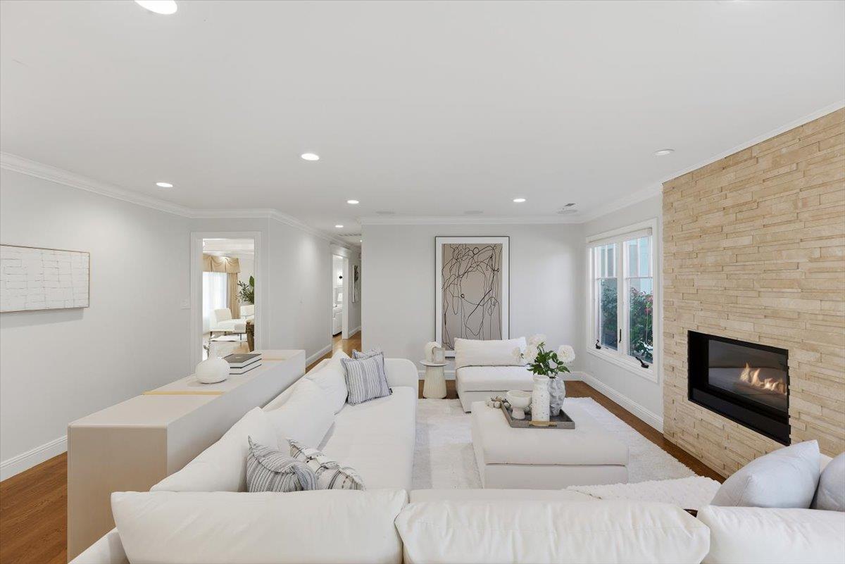 Detail Gallery Image 13 of 50 For 20483 Glen Brae Dr, Saratoga,  CA 95070 - 5 Beds | 3 Baths