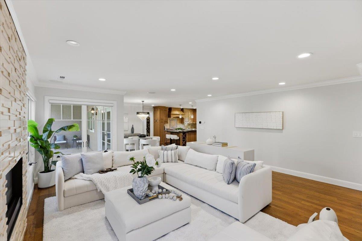 Detail Gallery Image 15 of 50 For 20483 Glen Brae Dr, Saratoga,  CA 95070 - 5 Beds | 3 Baths