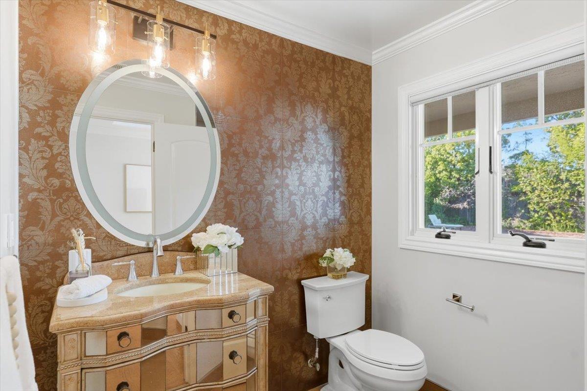 Detail Gallery Image 29 of 50 For 20483 Glen Brae Dr, Saratoga,  CA 95070 - 5 Beds | 3 Baths