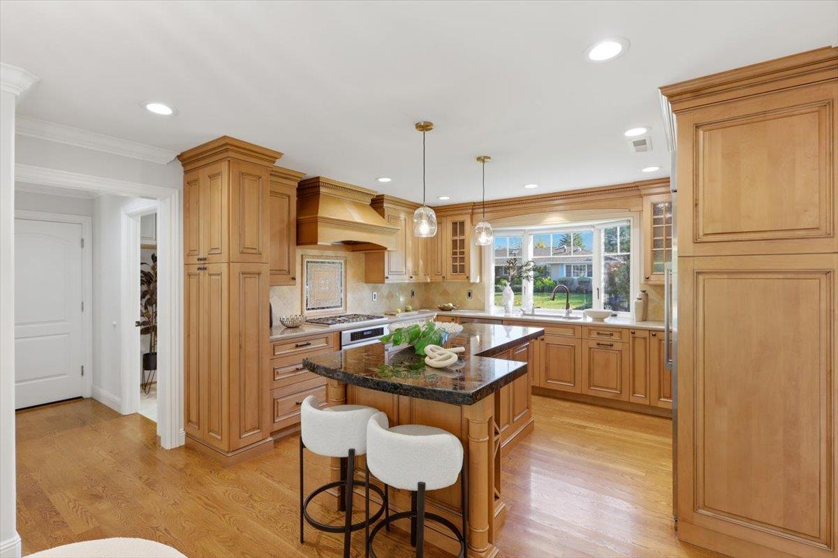 Detail Gallery Image 8 of 50 For 20483 Glen Brae Dr, Saratoga,  CA 95070 - 5 Beds | 3 Baths