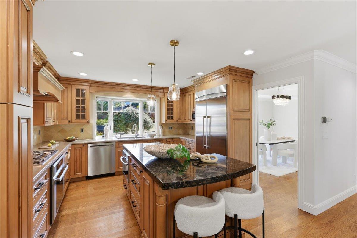 Detail Gallery Image 9 of 50 For 20483 Glen Brae Dr, Saratoga,  CA 95070 - 5 Beds | 3 Baths