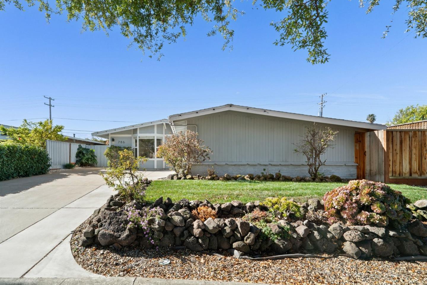 Detail Gallery Image 45 of 49 For 786 Lakewood Dr, Sunnyvale,  CA 94089 - 3 Beds | 2 Baths