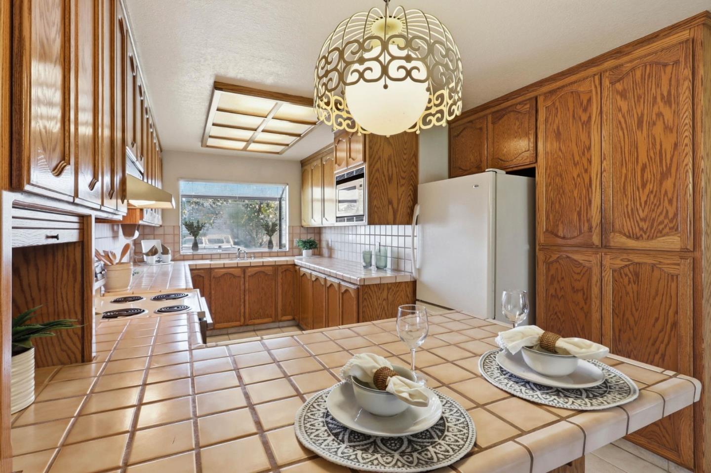 Detail Gallery Image 13 of 40 For 383 Southside Dr, San Jose,  CA 95111 - 4 Beds | 2/1 Baths