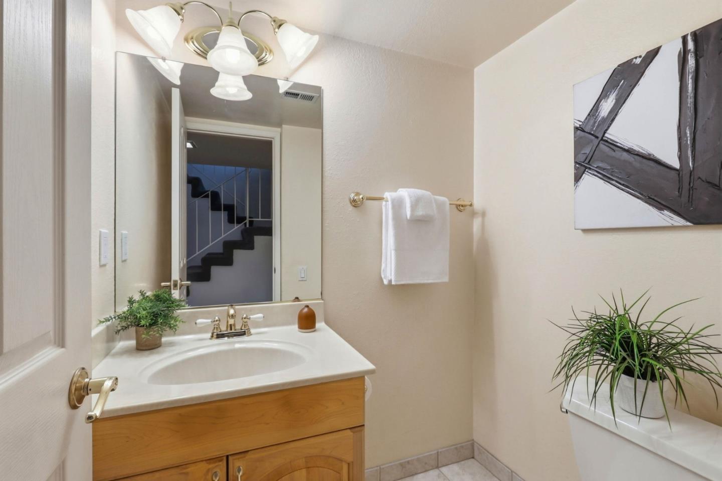 Detail Gallery Image 17 of 40 For 383 Southside Dr, San Jose,  CA 95111 - 4 Beds | 2/1 Baths